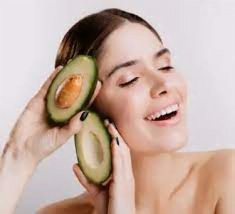 4. Avocado: Healthy Fats for Healthy Hair